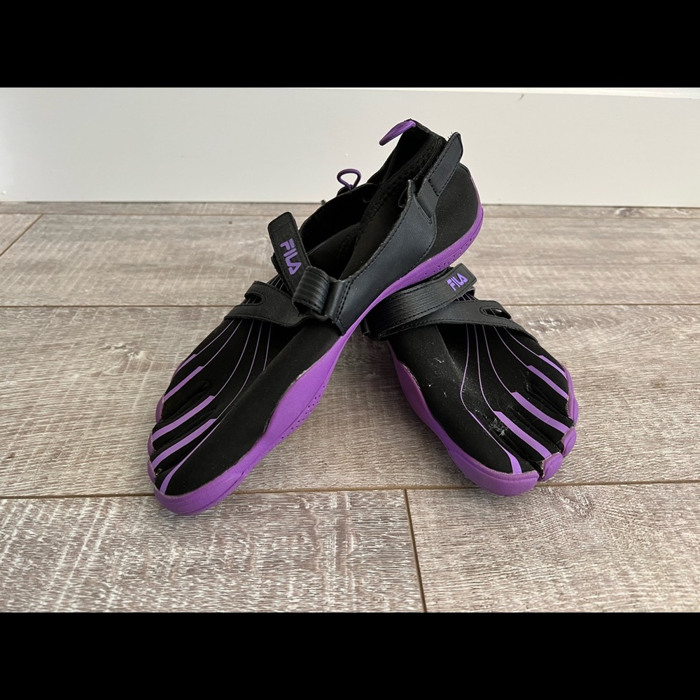 Fila finger shoes womens size 10